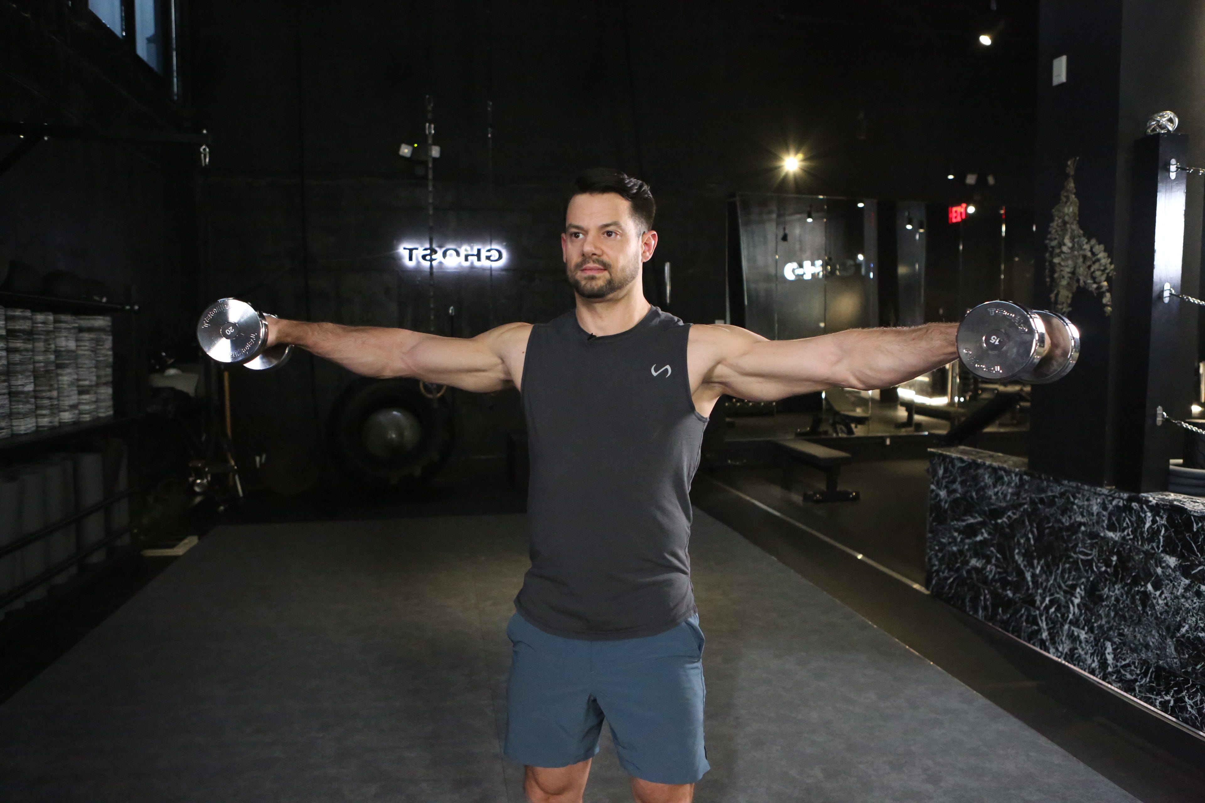 This Lightweight Fast Finisher Will Build Up Your Shoulders