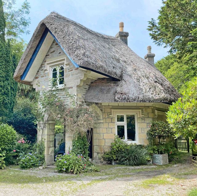 fairy tale cottage for sale in cornwall