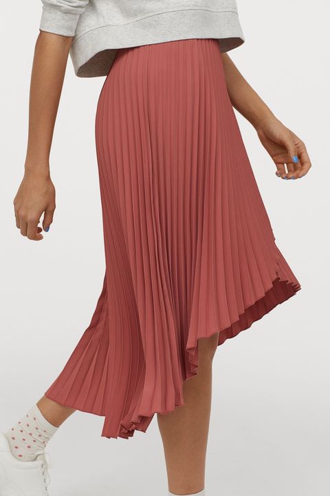 Aguanieve loseta Recuperar H&M diseña la falda plisada que favorece a bajitas con curvas