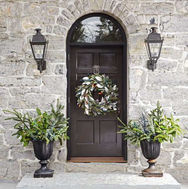 33 Best Fall Door Decorations Ideas For 2022 thumbnail