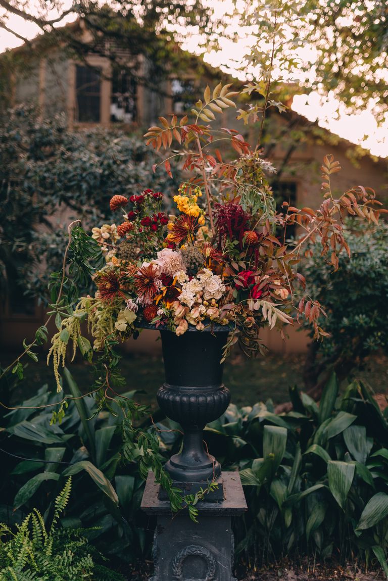 Fall Flower Arrangements - Pretty Autumn Floral Arranging Ideas