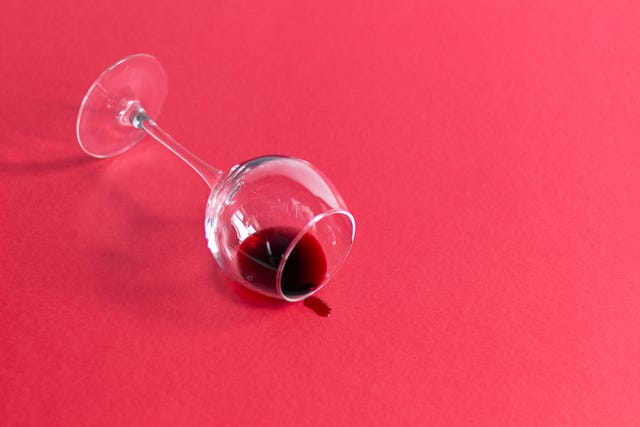 リモート飲みにも注意 飲みすぎで記憶をなくす原因と対策を専門家が解説