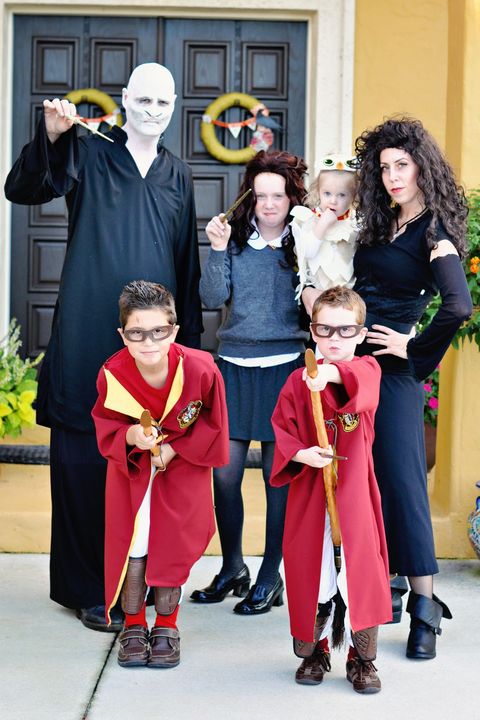 30 Best Family Halloween Costumes 2018 - Cute Ideas for Themed Costumes ...