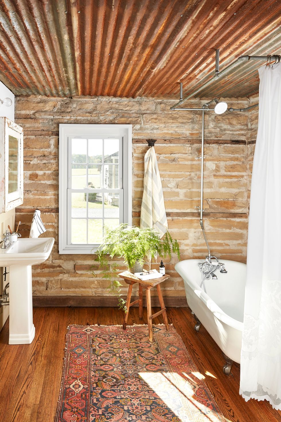 26 Best Farmhouse Bathroom Design Ideas - Farmhouse Bathroom Decor