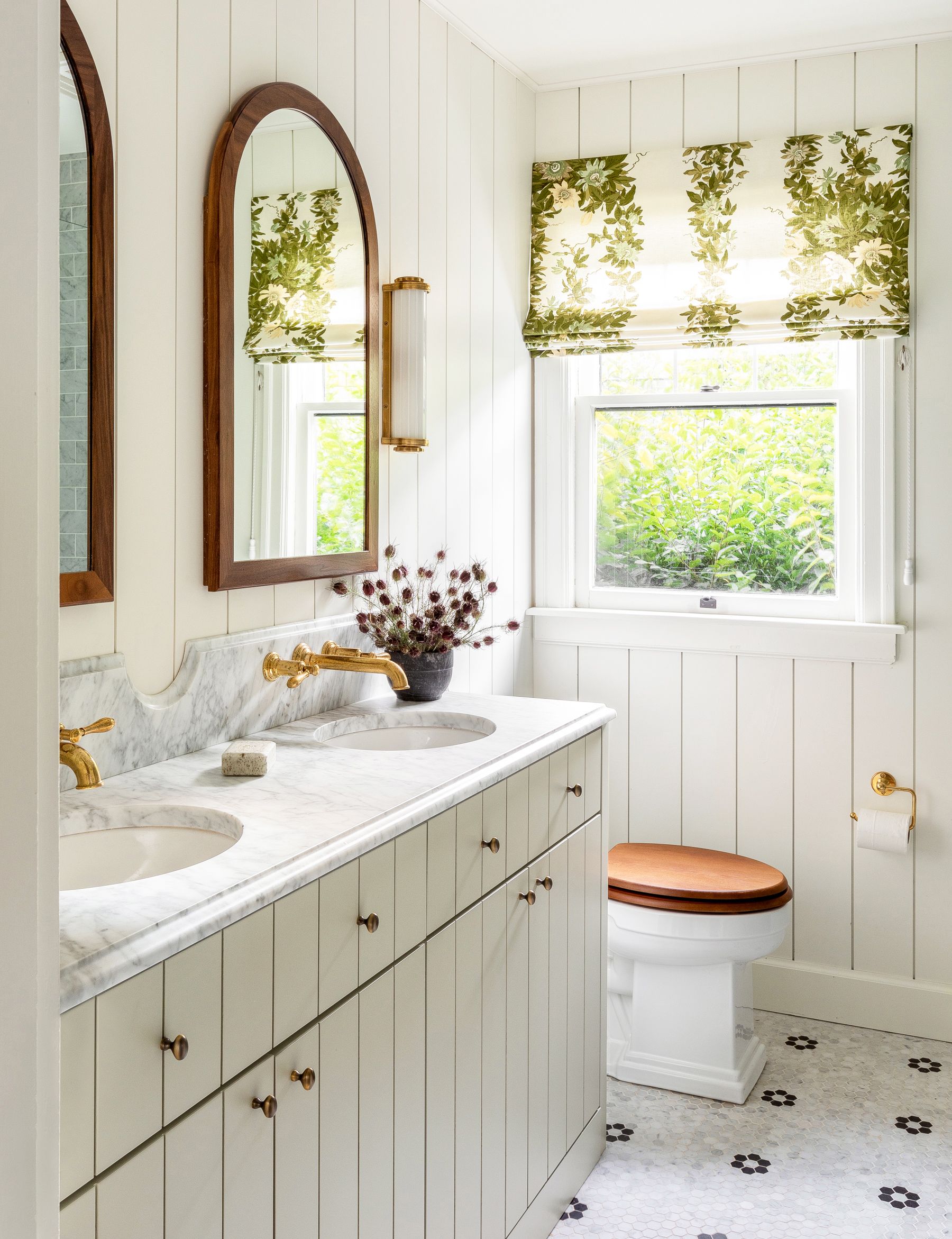 cottage bathroom cabinets