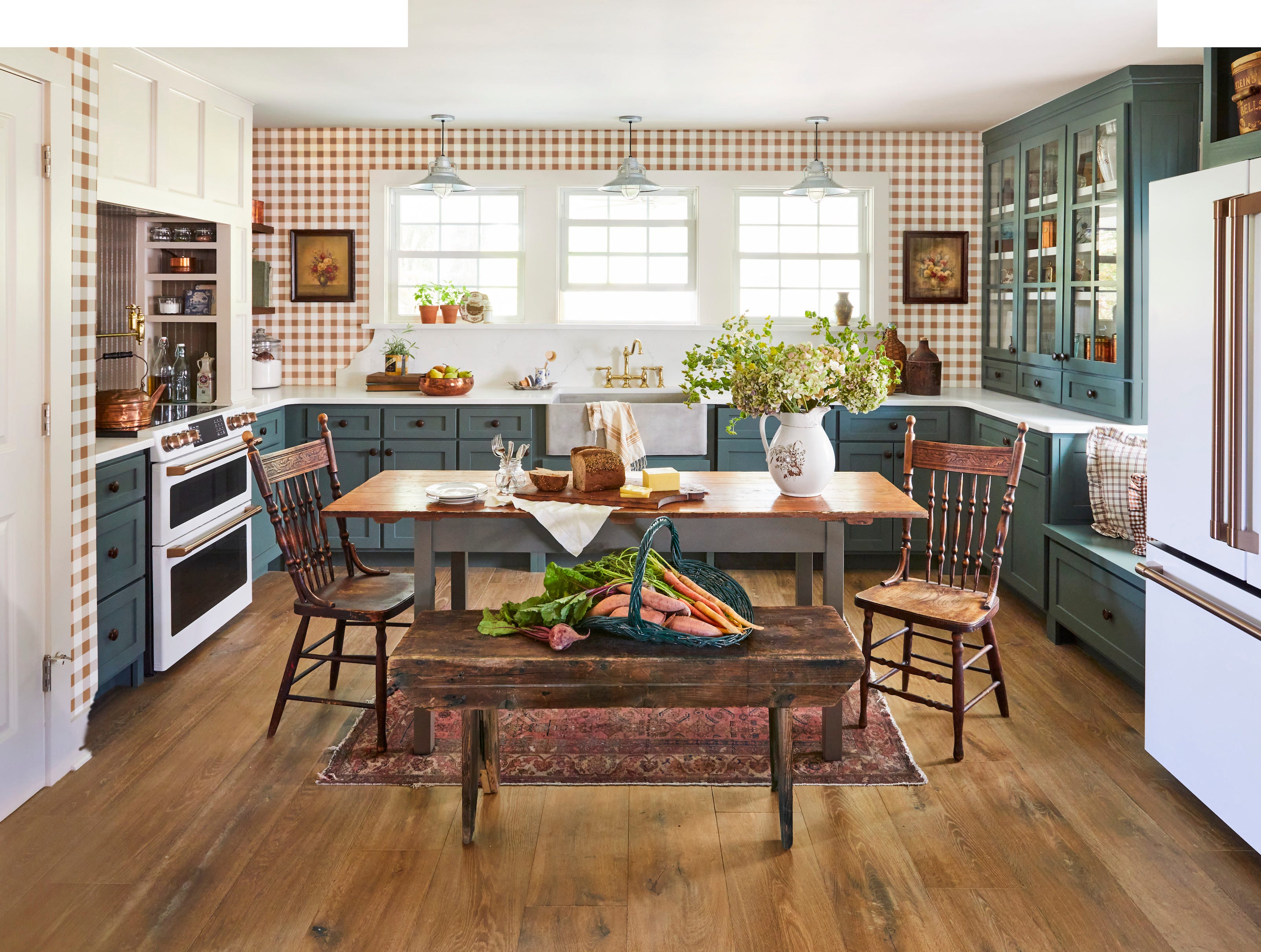 You Don't Need a Farm to Have the Farmhouse Kitchen of Your Dreams