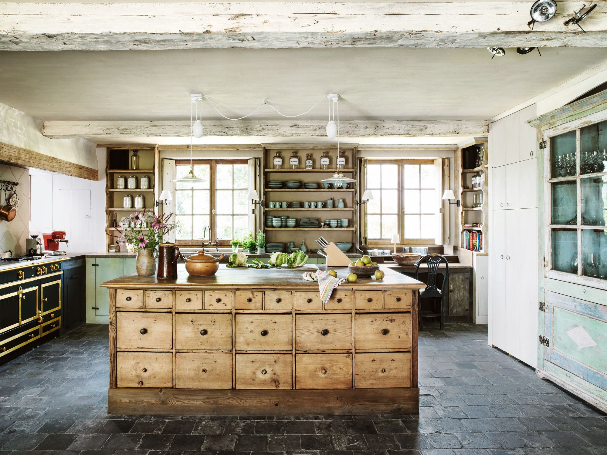 18 Farmhouse Style Kitchens   Rustic Decor Ideas for Kitchens