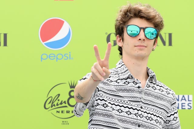 Ricordi Lo Youtuber Favij Vedi Quanto Guadagna E Com E Oggi
