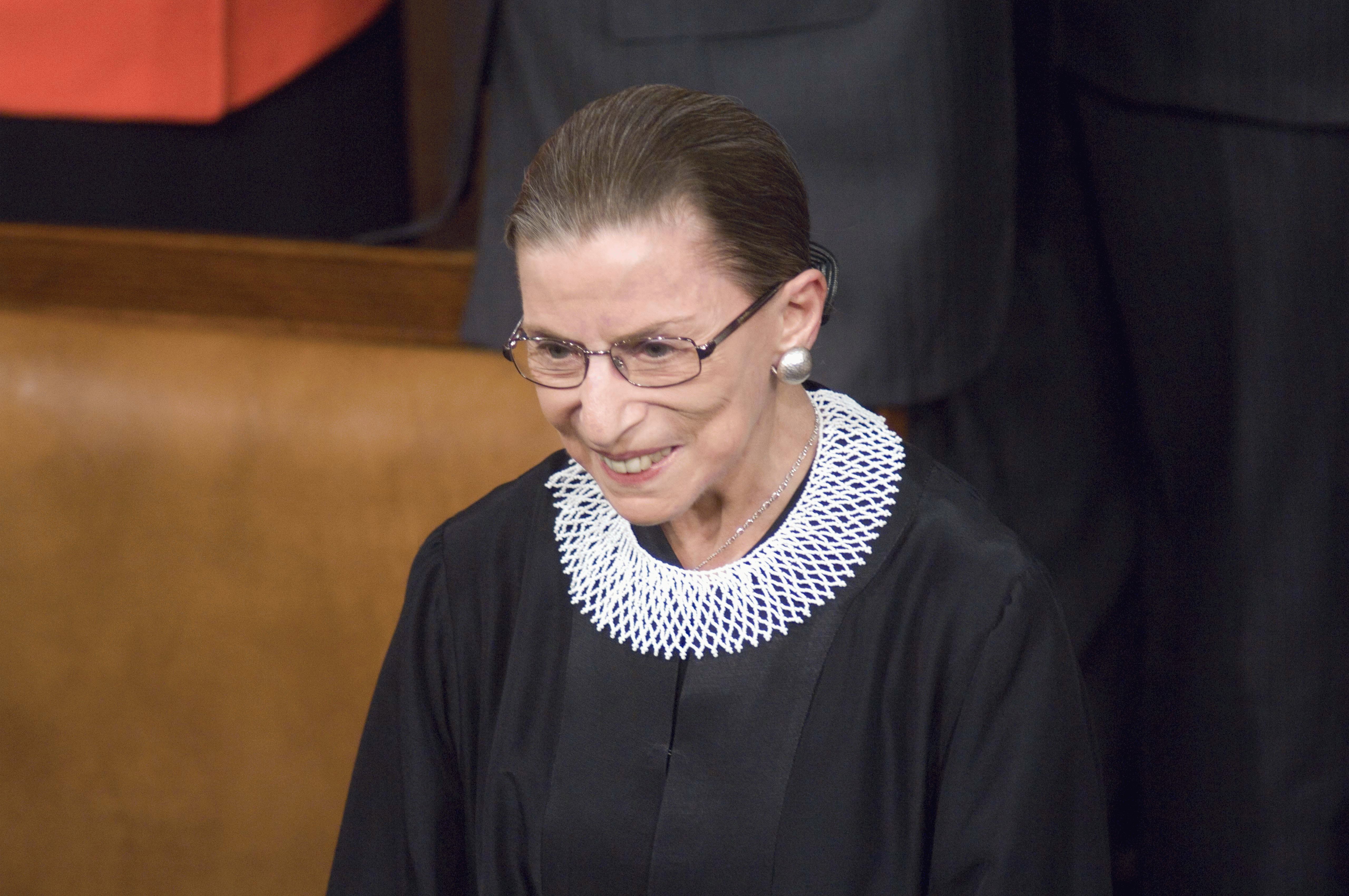 ruth bader ginsburg pearl necklace