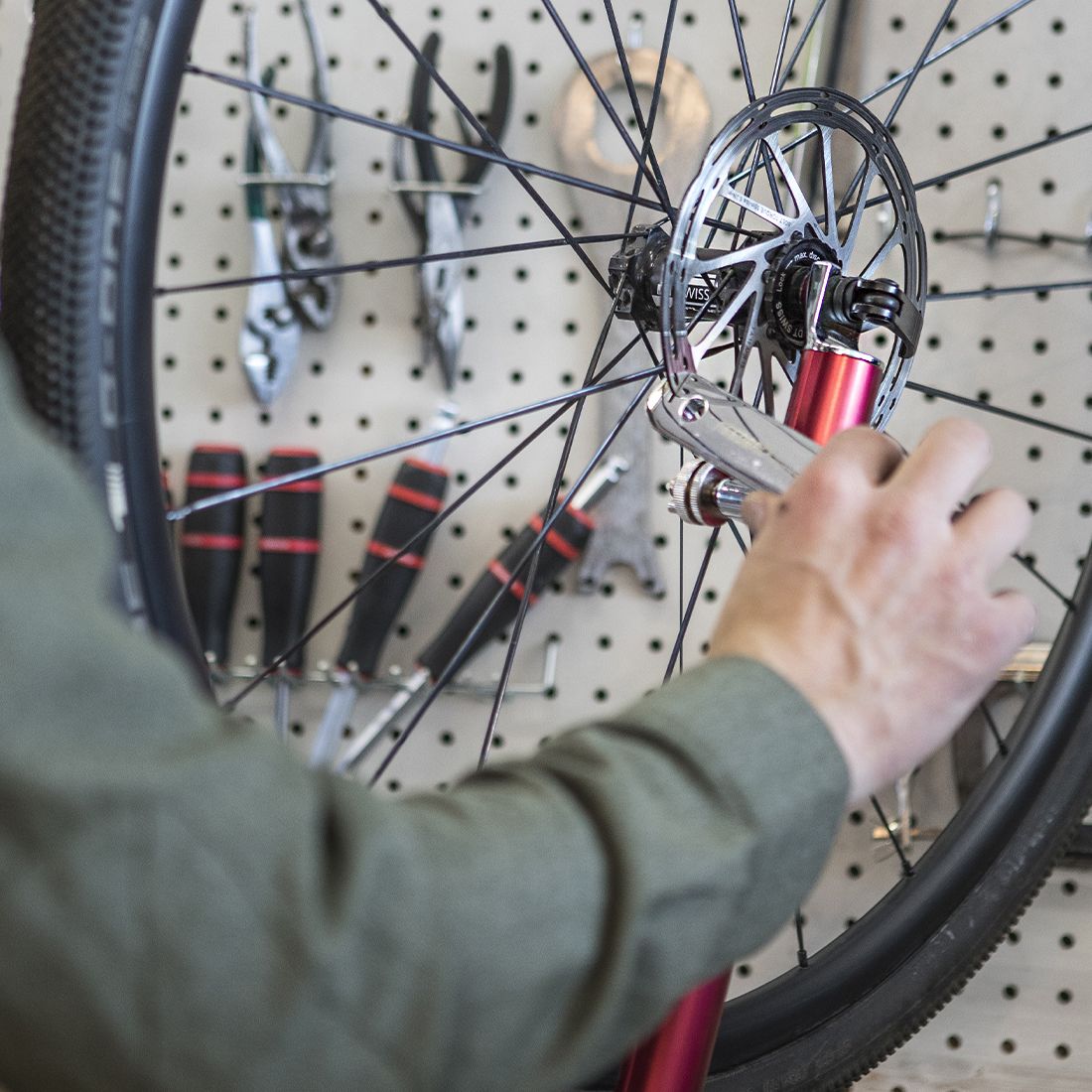 bike wheel tool