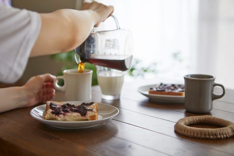 デカフェ のコーヒーや紅茶は身体に悪いのか カフェイン除去方法から健康効果について