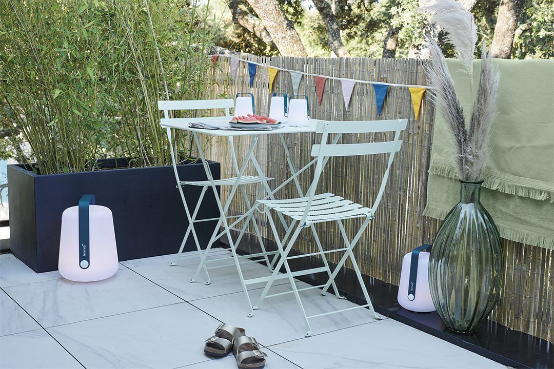 The Best Small Space Furniture To Deck, Outdoor Furniture Small Table