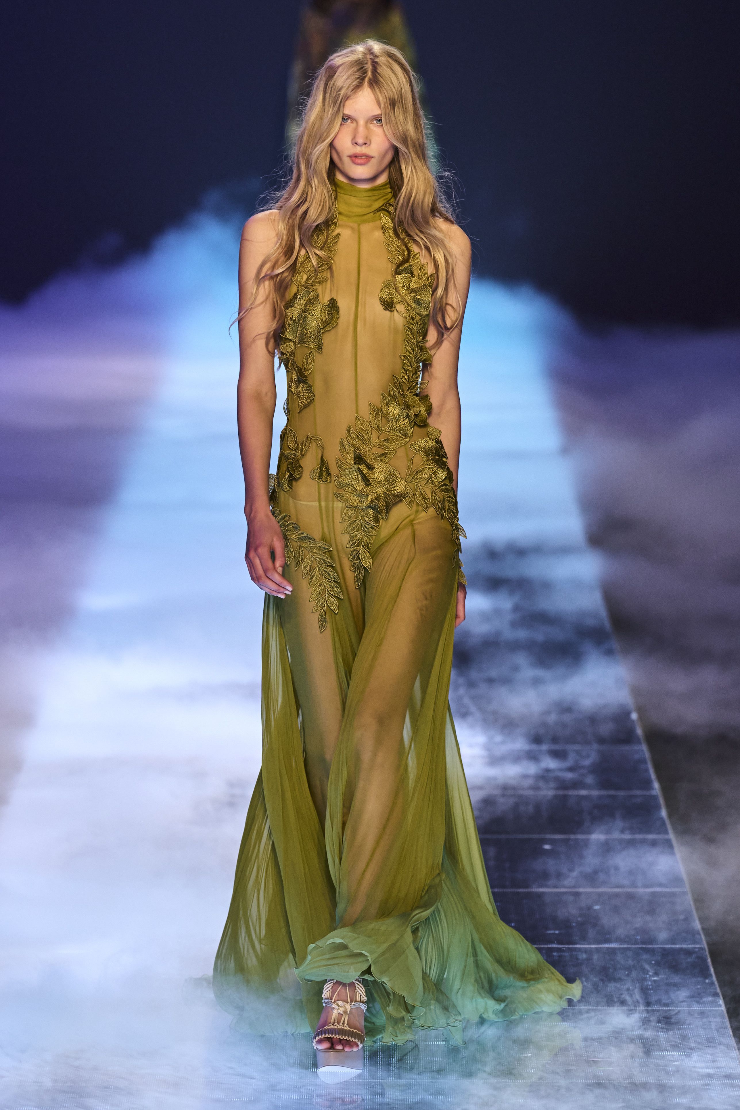 アルベルタ フェレッティ（ALBERTA FERRETTI）」2023春夏コレクション ファッション ELLE ［エル デジタル］