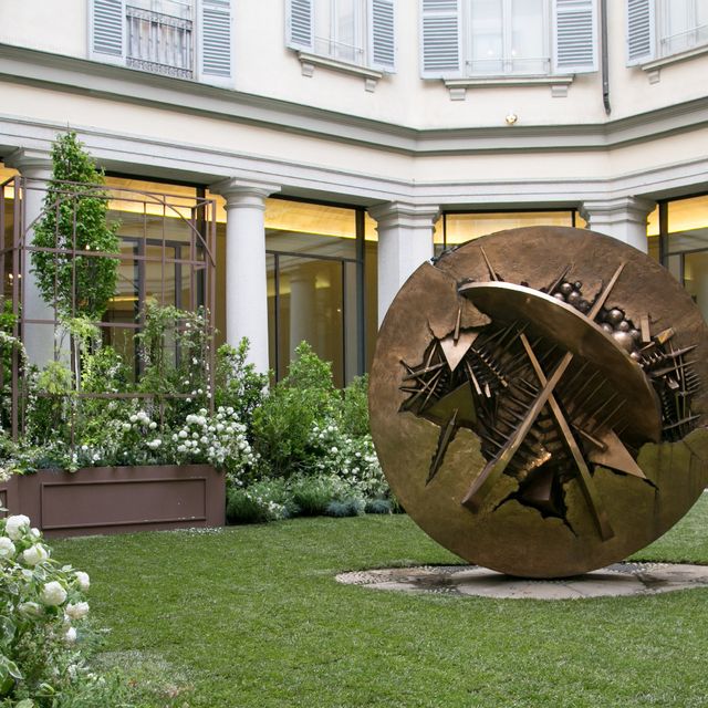 Sculpture, Sphere, Garden, Architecture, Art, Grass, Yard, House, Real estate, Courtyard, 