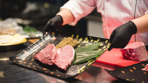 Kobe beef, Food, Cuisine, Dish, Flesh, Yakiniku, Japanese cuisine, Tataki, Teppanyaki, Matsusaka beef, 