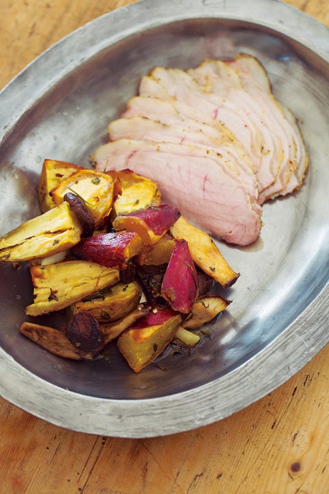 オーブンでグリルするだけ 豚肉と焼き芋のロースト レシピ