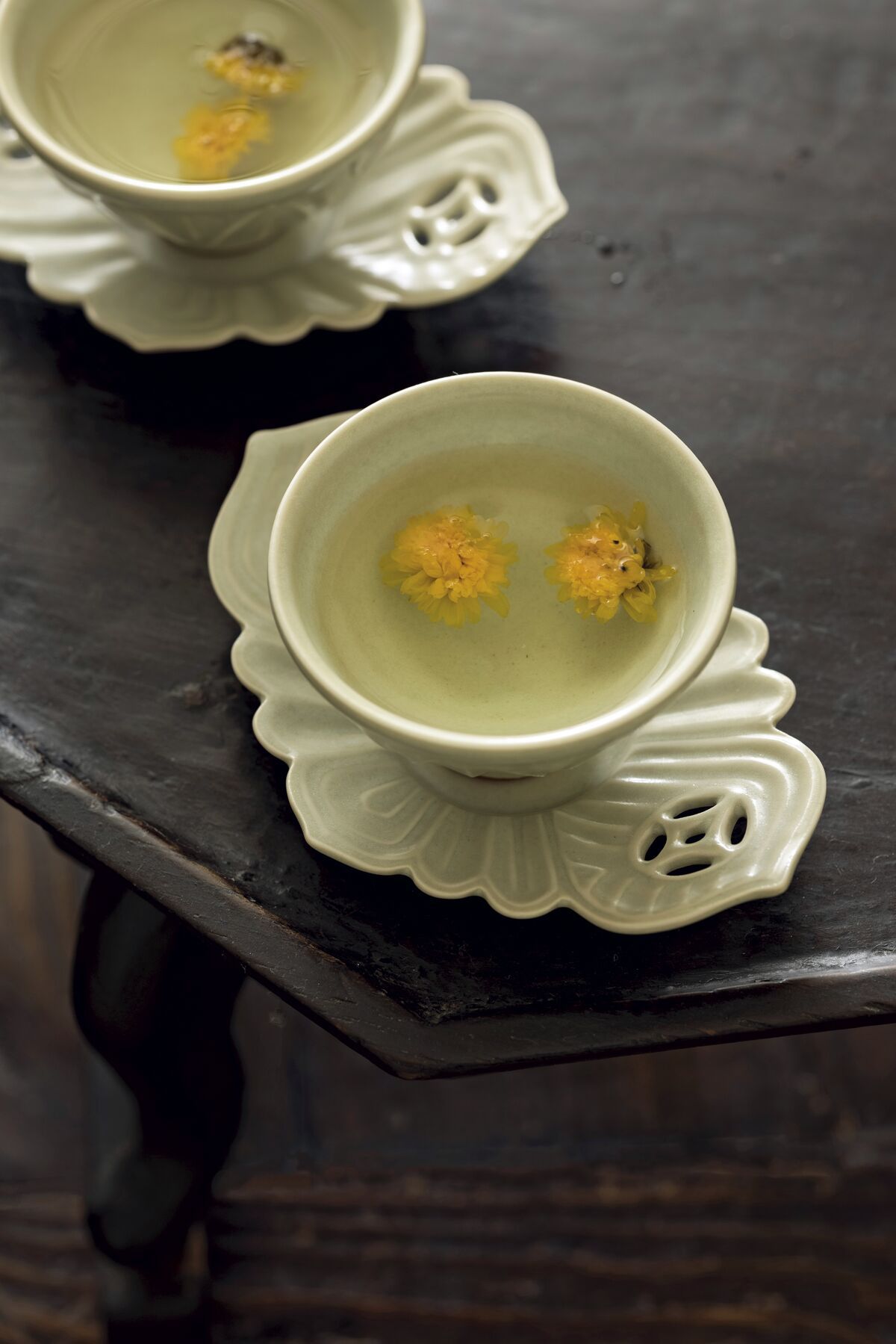 秋の邪気を払い 幸運をもたらす 菊を使った韓国茶 菊花茶 のレシピ