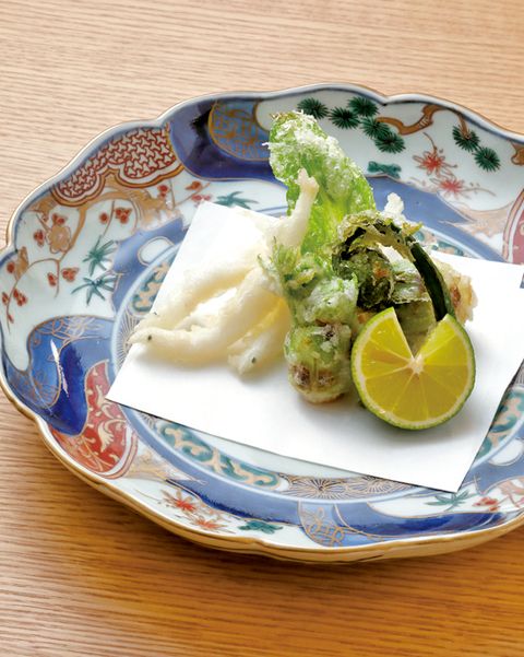 白魚と山菜の天ぷら