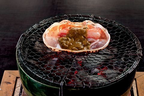 富山　日本料理 山崎　炭火であぶる蟹脚と蟹味噌