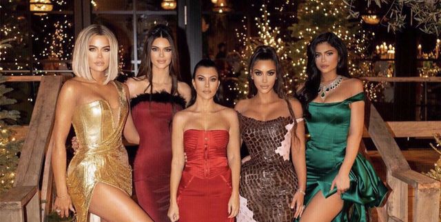 las kardashian en su fiesta de navidad de 2019