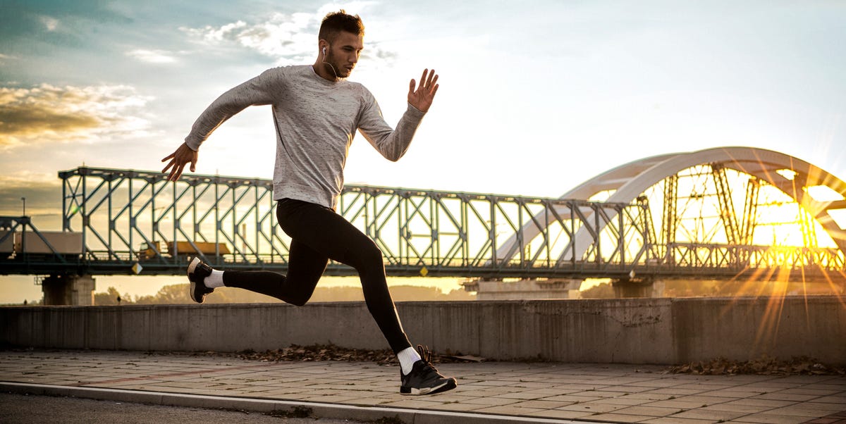 L am running. Бегущий человек. Мужчина бегает. Парень бежит. Человек убегает.