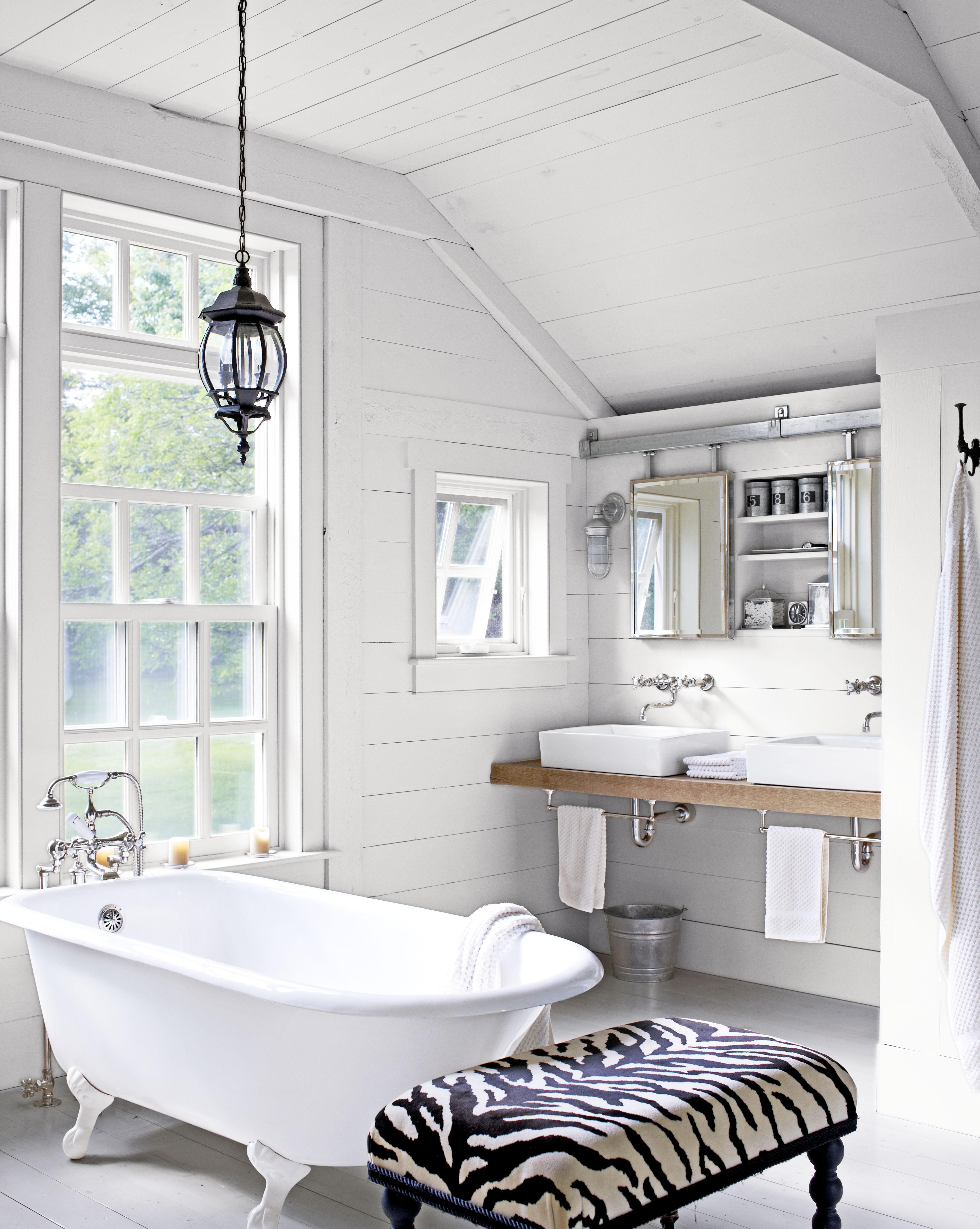 Clawfoot Tub Ideas For Your Bathroom, Vanity To Go With Clawfoot Tub