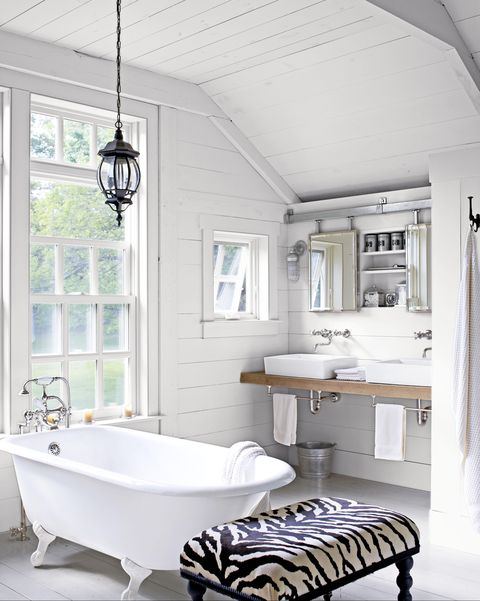 Clawfoot Tub Ideas For Your Bathroom, Corner Clawfoot Bathtub Design