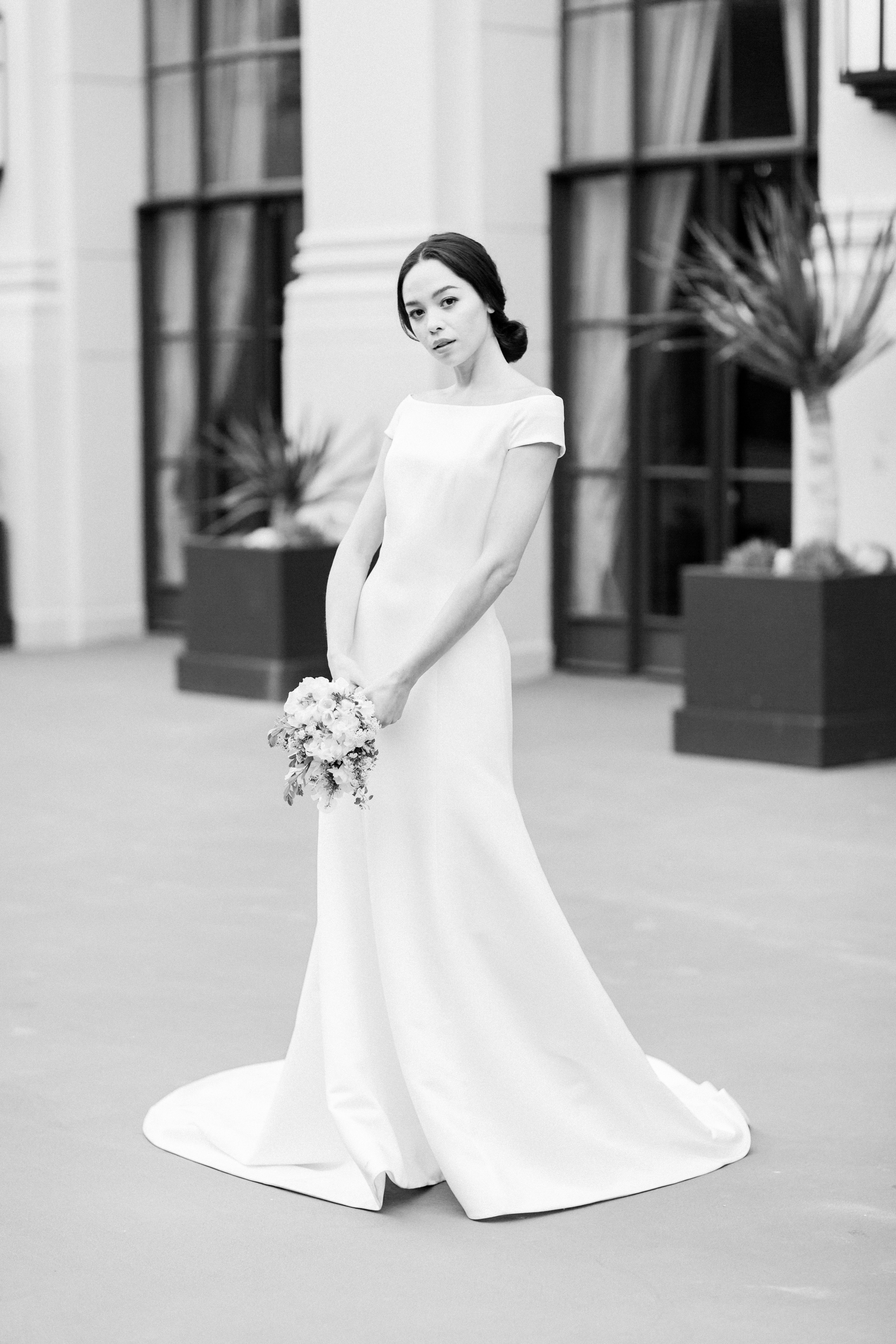 wedding dress similar to meghan markle