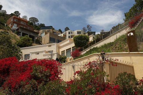 simon monjack fue encontrado muerto en su casa en Hollywood Hills, la misma casa donde su esposa Brittany Murphy fue encontrada muerta casi exactamente cinco meses antes