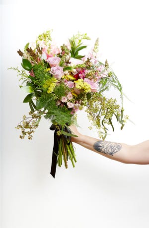 How to arrange flowers in a vase like a top florist