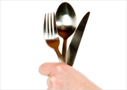 Finger, Dishware, Cutlery, Tableware, Kitchen utensil, Household silver, Thumb, Fork, Nail, Silver, 