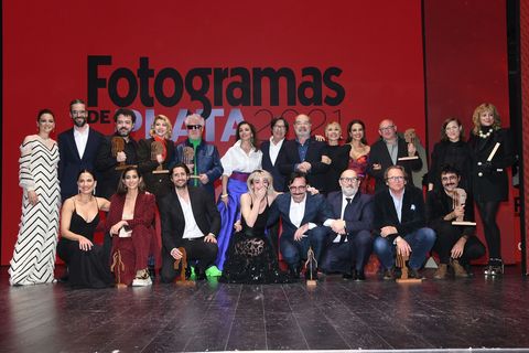 foto con todos los premiados de los fotogramas de plata 2021