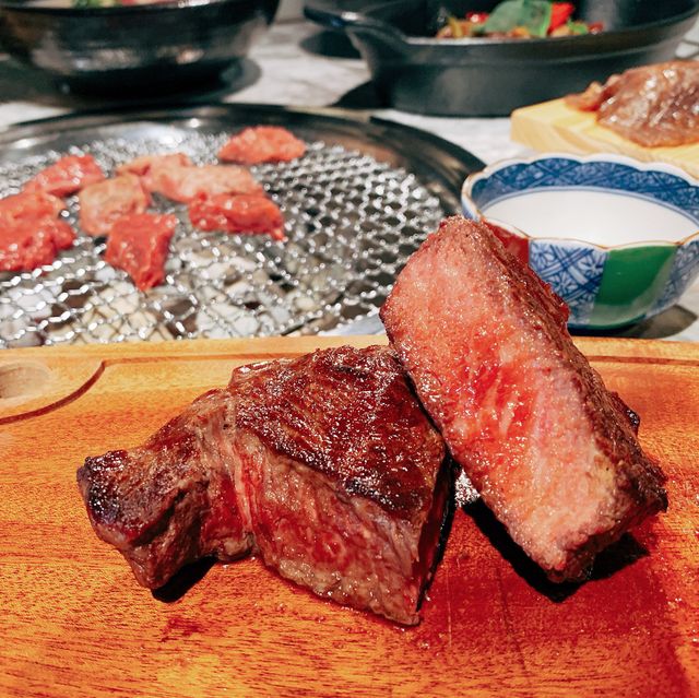 Food, Dish, Kobe beef, Cuisine, Meal, Meat, Ingredient, Flesh, Red meat, Lunch, 