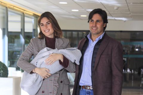 Fran Rivera y Lourdes Montes salen del hospital tras el nacimiento de su hijo Francisco 'Curro'