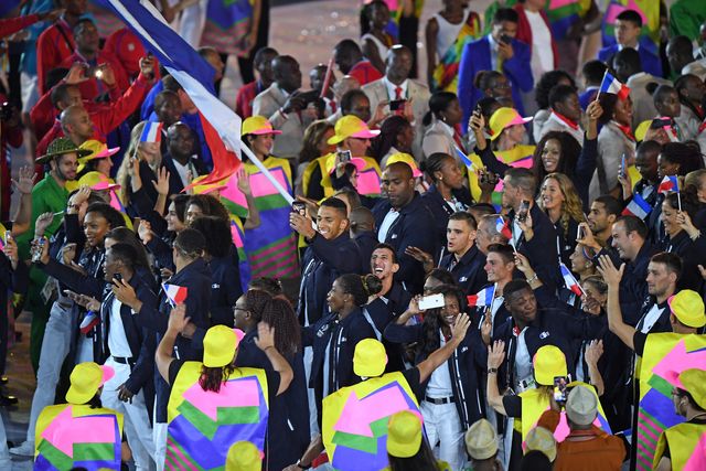 imagen de la delegación francesa en el desfile de la ceremonia inaugural de los juegos olímpicos de río