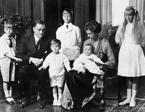 president franklin roosevelt and wife eleanor roosevelt with their kids
