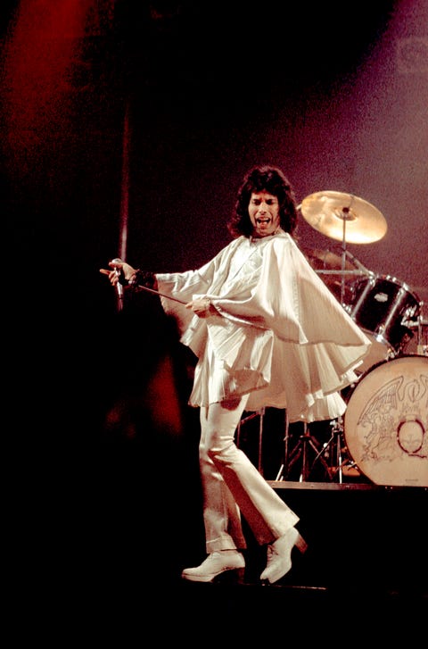 Freddie Mercury, stile Freddy Mercury, stile Queen Queen, Freddie Mercury moda, guardare Freddie Mercury, freddie mercury anniversario, Freddie Mercury Wembley, freddie mercury giro magia, la moda di mercurio freddie, stile di mercurio freddie, Freddie Mercury roccia, freddie giacca Mercury, Freddie pantaloni, giacca Mercury Freddie Mercury, Freddie camicie mercurio, scarpe Freddie Mercury, costumi di mercurio Freddie, Freddie Mercury fase, mercurio custome Freddie, Freddie Mercury travestimento