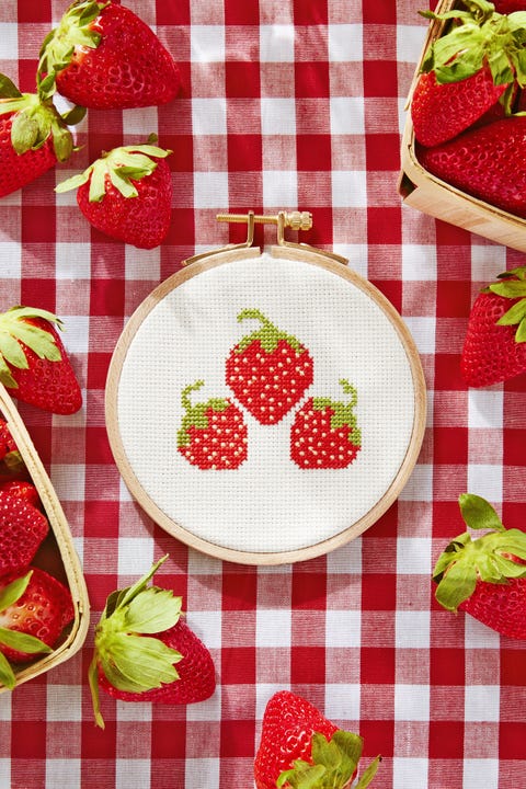 Free Cross Stitch Pattern Strawberries free cross stitch pattern strawberries