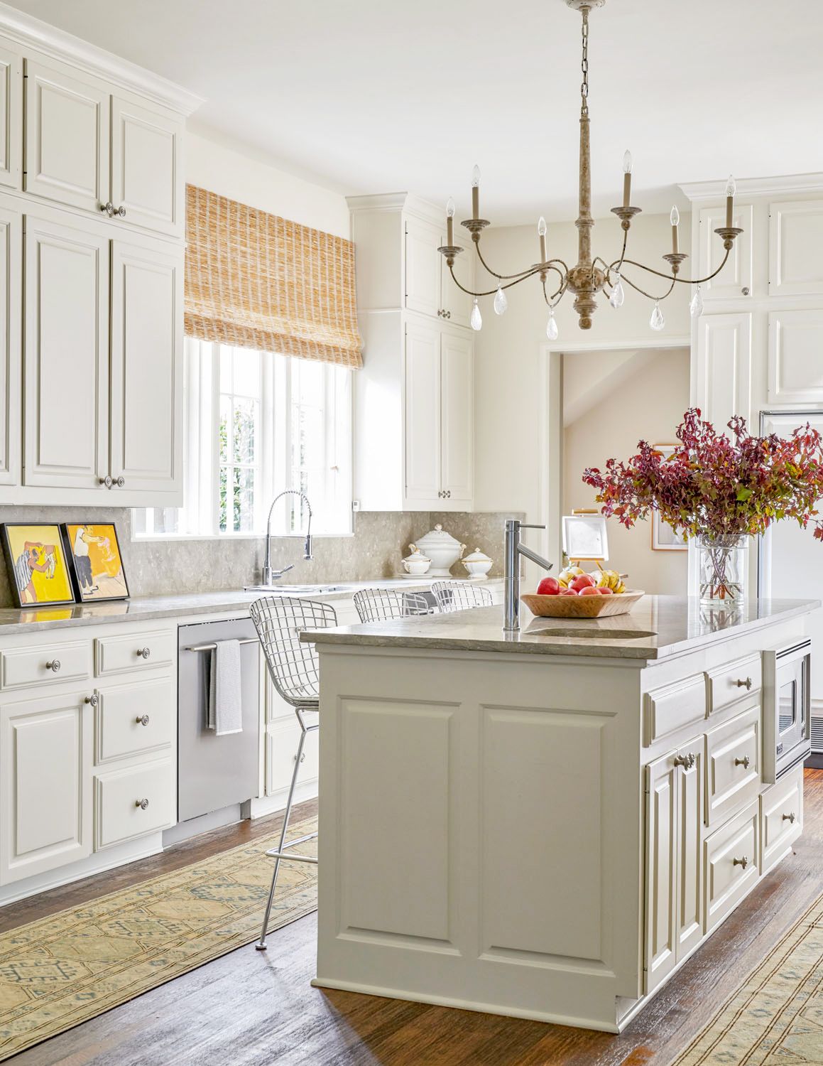 20 Chic French Country Kitchens, White Kitchen Cabinets Country Style