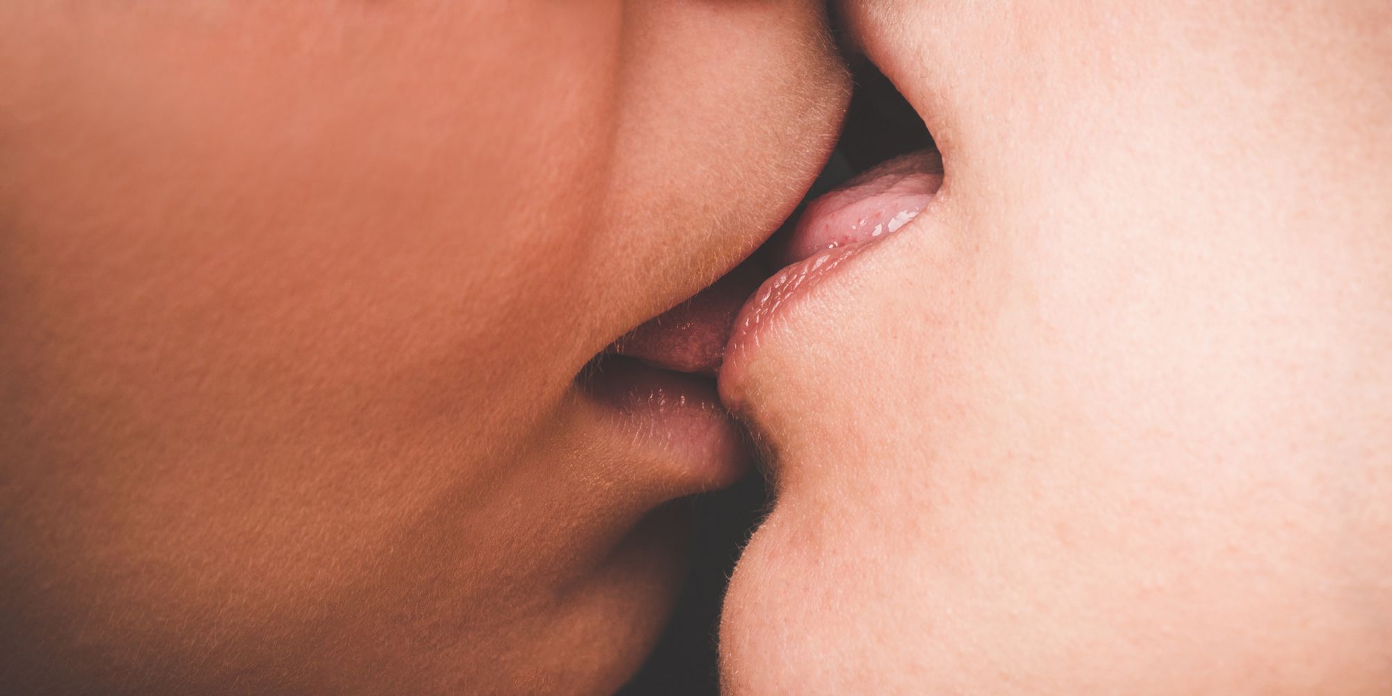 2000px x 1000px - Deep Tongue Kissing Couple - Hot XXX Images, Best Porn Photos and Free Sex  Pics on www.levelporn.com