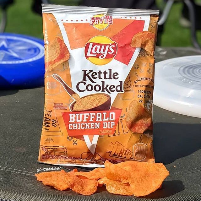frito lay lay's kettle cooked buffalo chicken dip chips