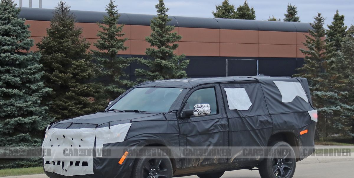Jeep Grand Wagoneer Spy Photos Show Full-Size Proportions