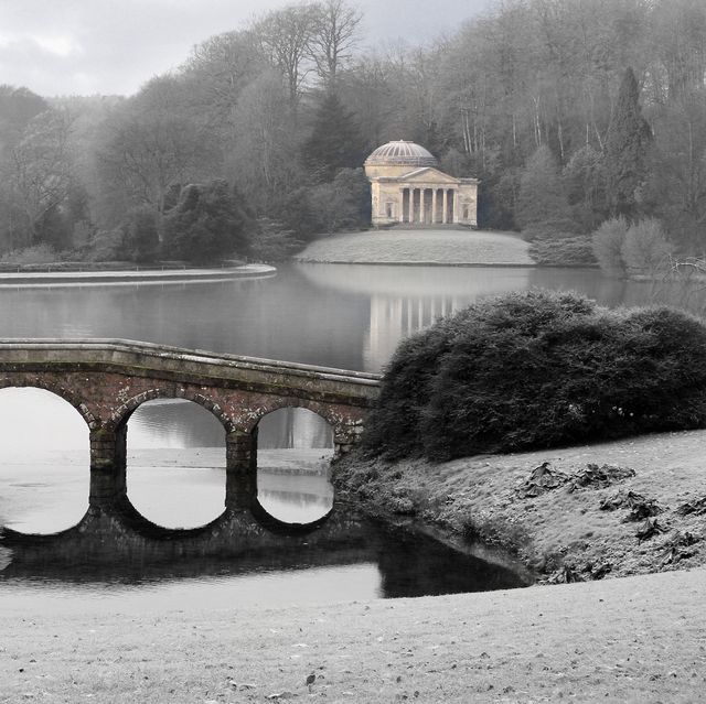 frosty morning at stourhead gardens