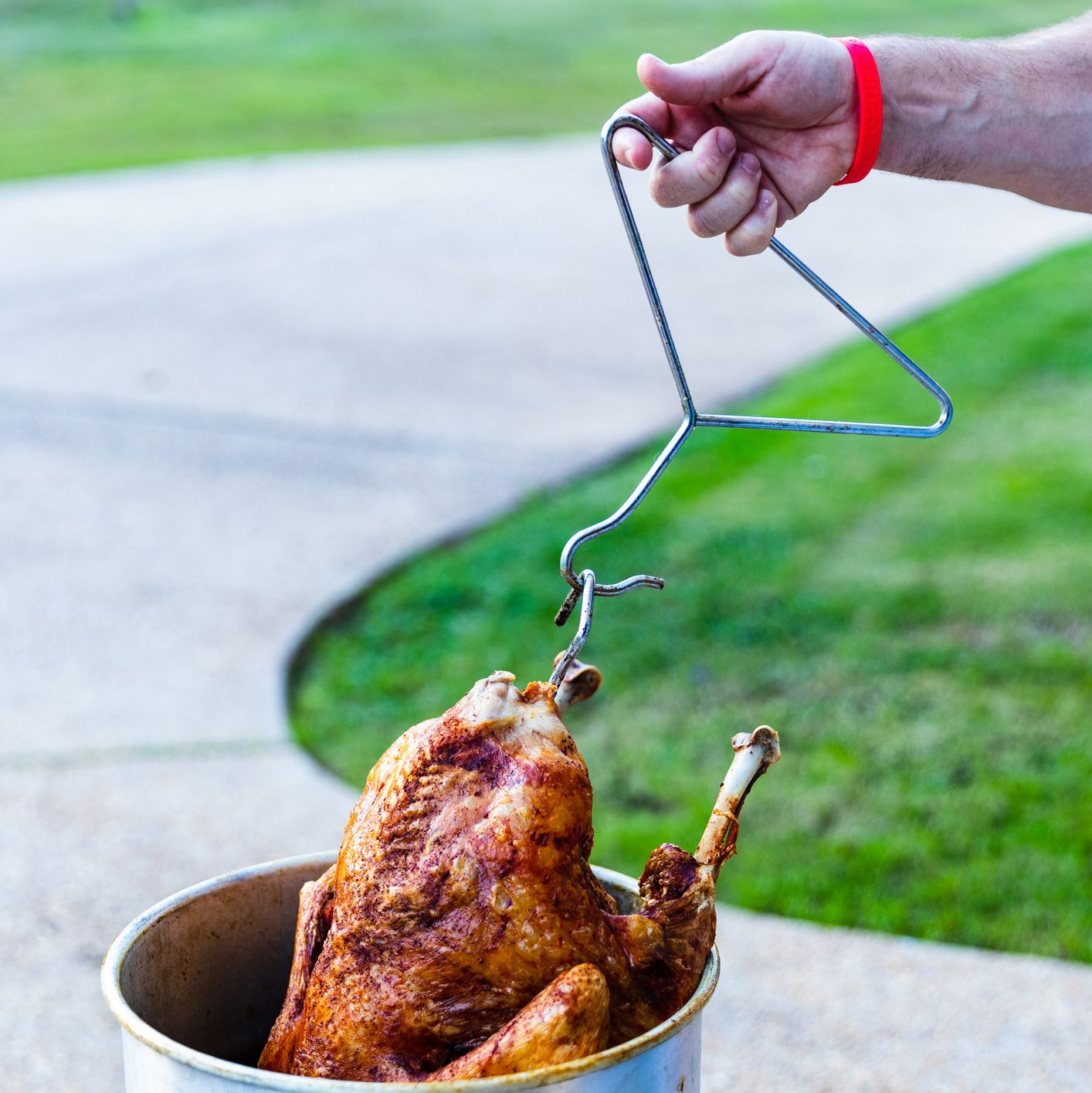 Your Guide to Deep Frying a Turkey for Thanksgiving