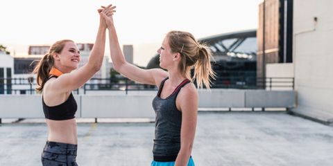 Full-body workout die je met z’n tweeën kunt doen