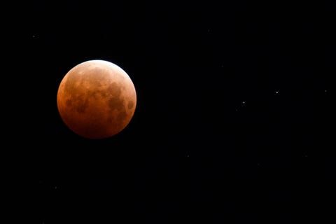 See Incredible Photos of the Super Blood Moon Eclipse 2021