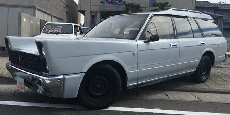 toyota crown s130 wagon