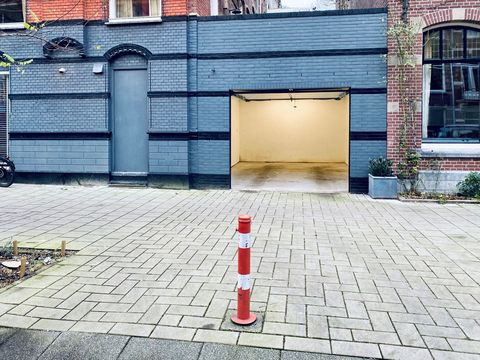 garage in amsterdam die zogenaamd een miljoen moet kosten