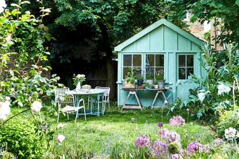 9 rustic and vintage garden styling tips