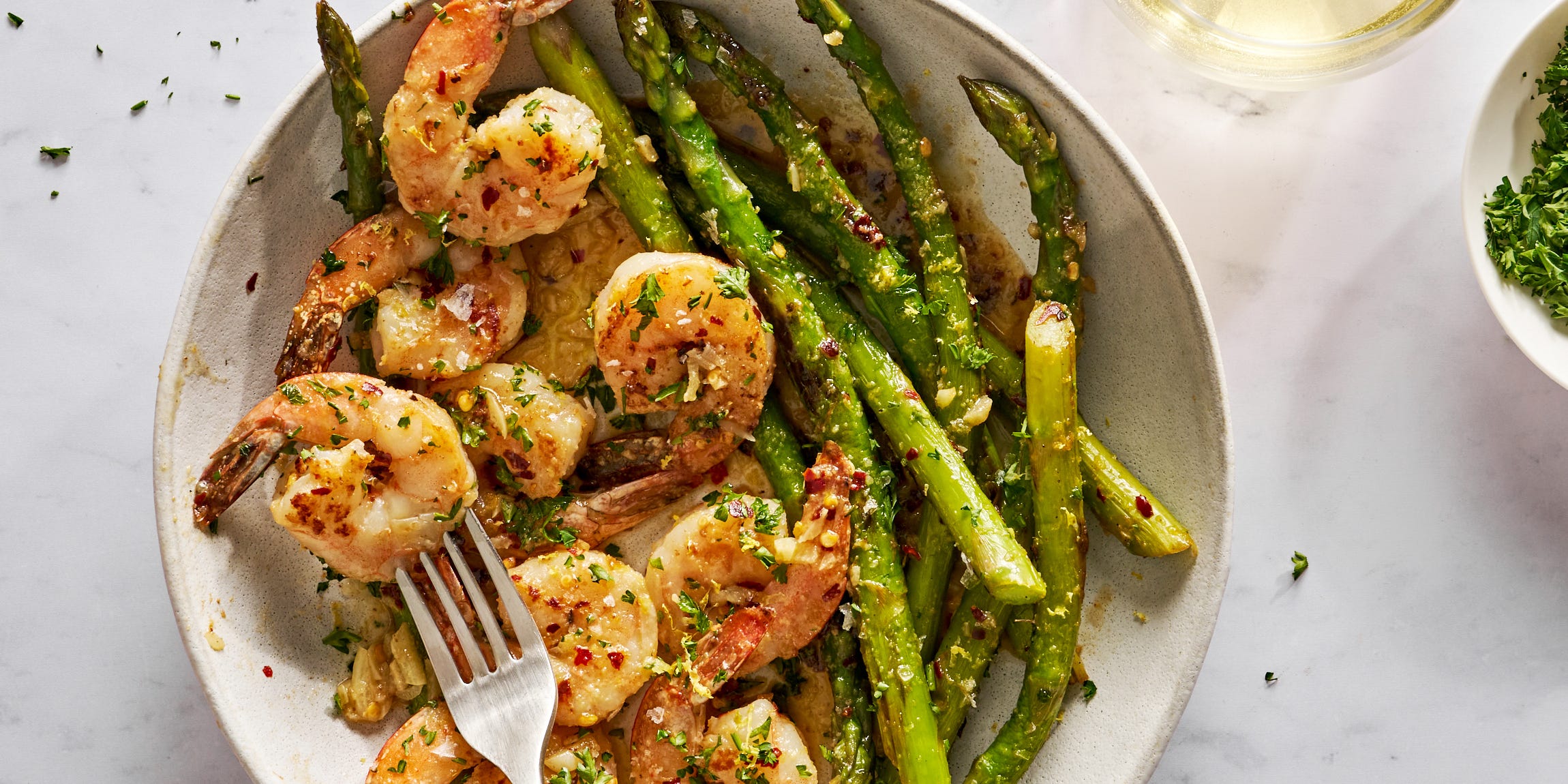 For Hectic Weeknights, Add This Garlic Butter Shrimp & Asparagus To Your Dinner Rotation